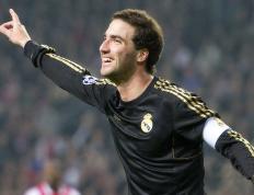 穆雷连续十场比赛得分超过战术调整，西班牙队不断突破！观众掌声雷动